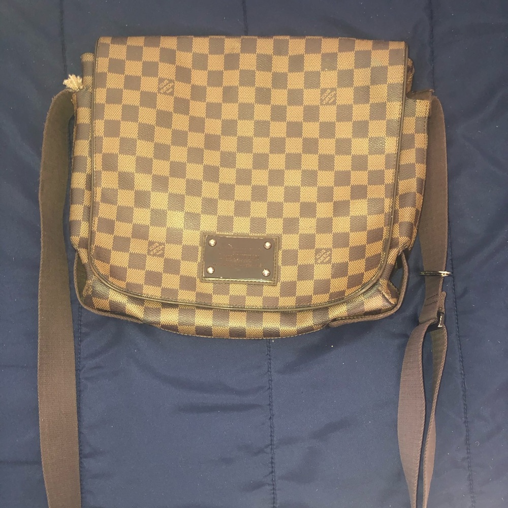 Louis Vuitton District Messenger Bag Damier MM